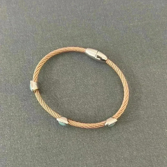 Turquoise, copper and cubic zirconia magnetic closure, bracelets. - Picture 4 of 5